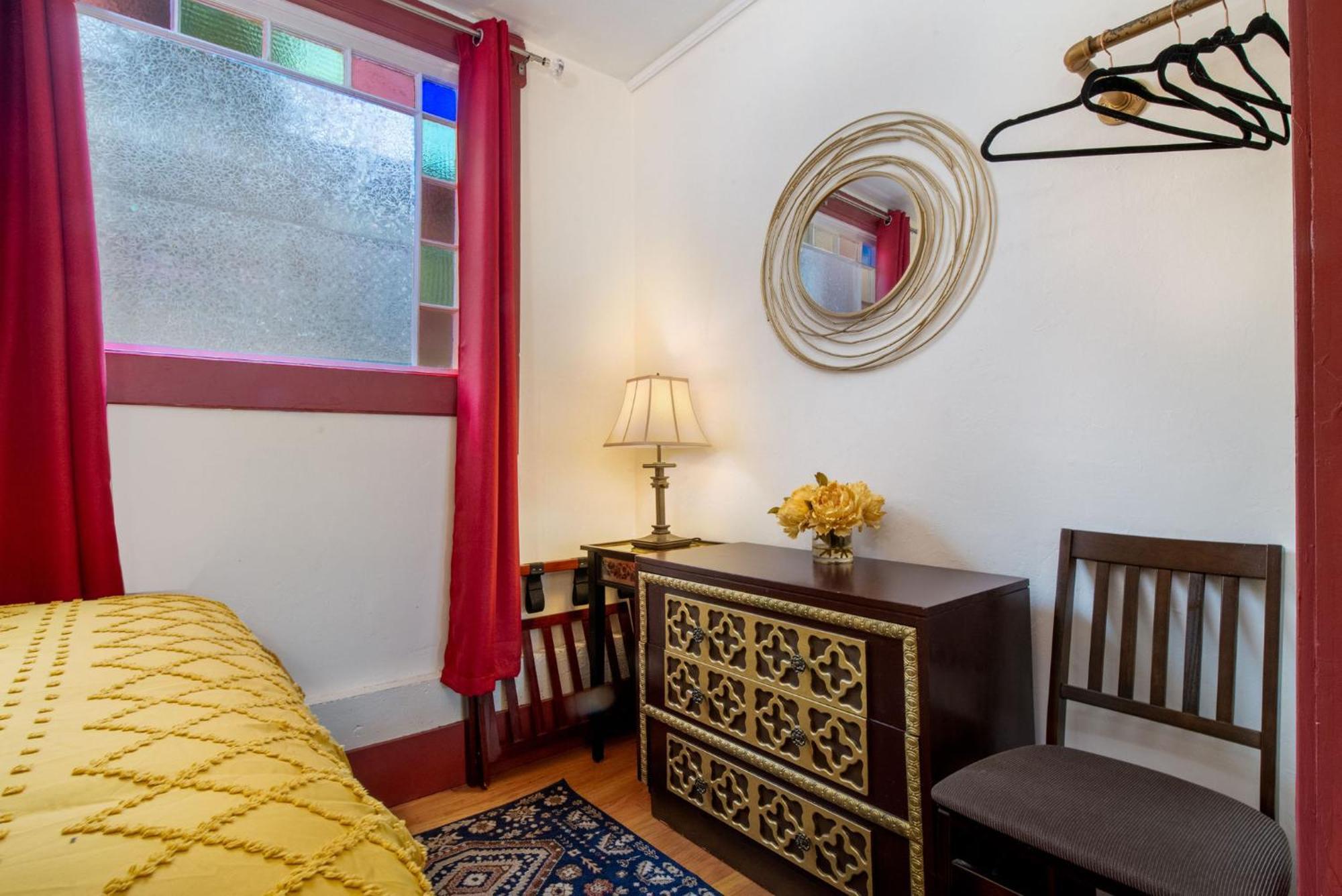 Holiday home The Golden Parlor- Historic Victorian, Hot Tub Grass Valley