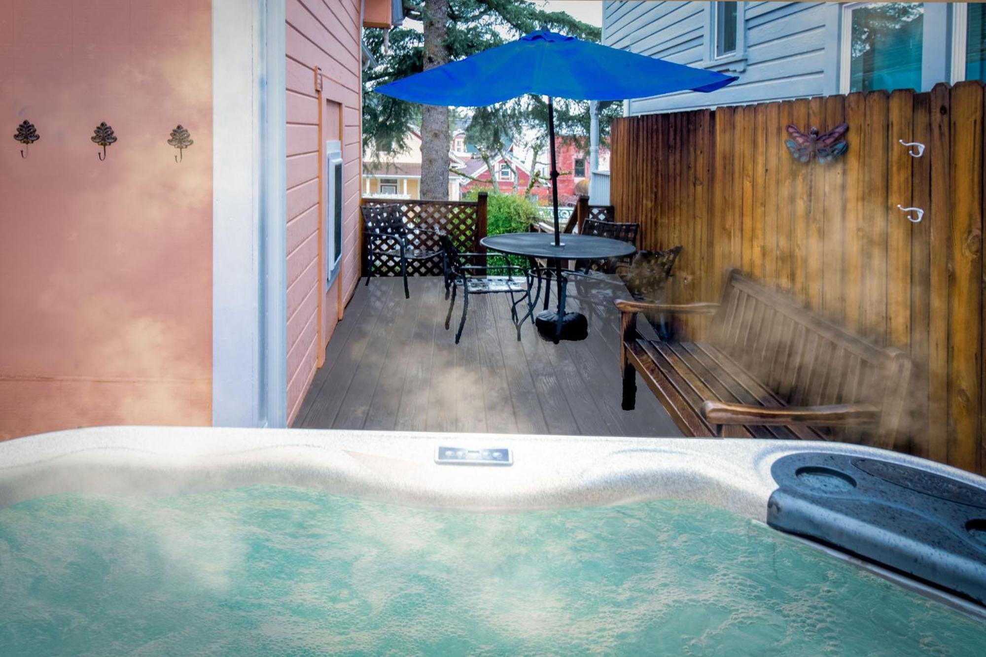 The Golden Parlor- Historic Victorian, Hot Tub * Grass Valley